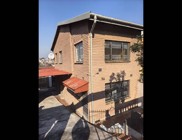 2 BEDROOM HOUSE FOR SALE IN WESTCLIFF